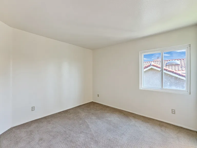 6587 Shawna Ave — Photo 20