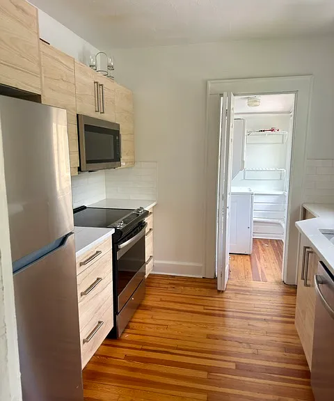1416 Locust St NE #1/2 — Photo 4