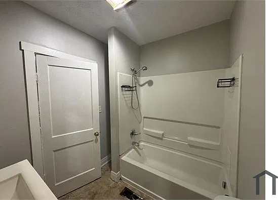 2 bed, 910 sqft, $1,100 — Photo 3