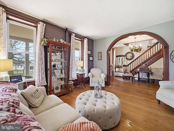 4th image of 14147 Lower Edgemont Rd