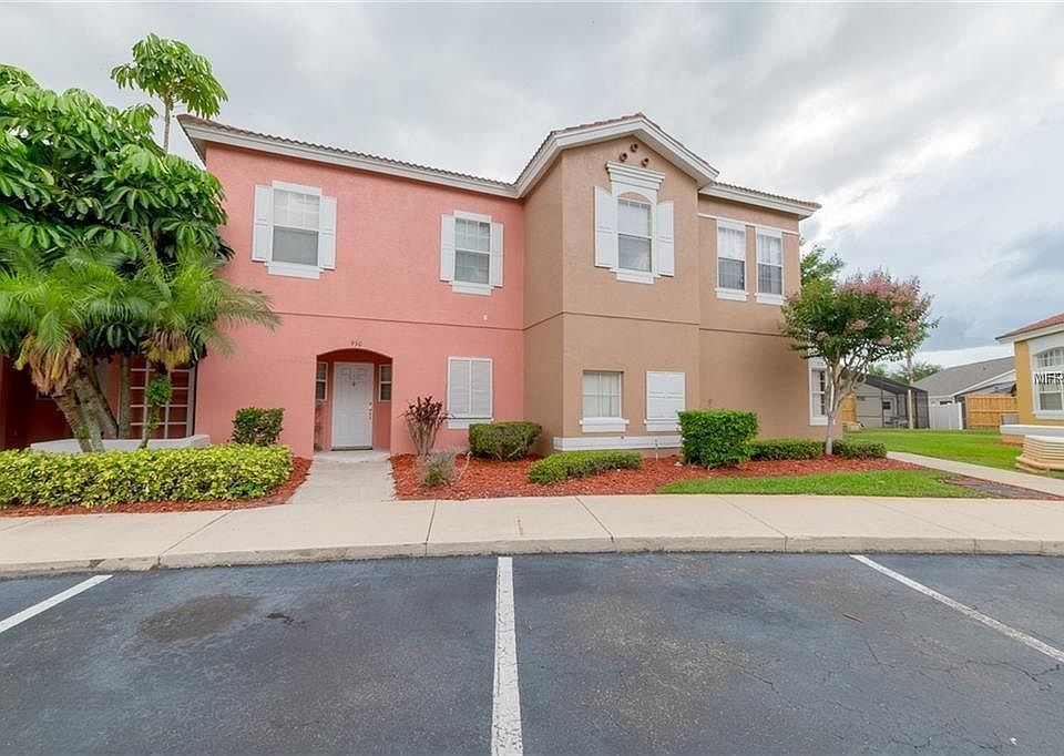 1st image of 925 Park Terrace Cir