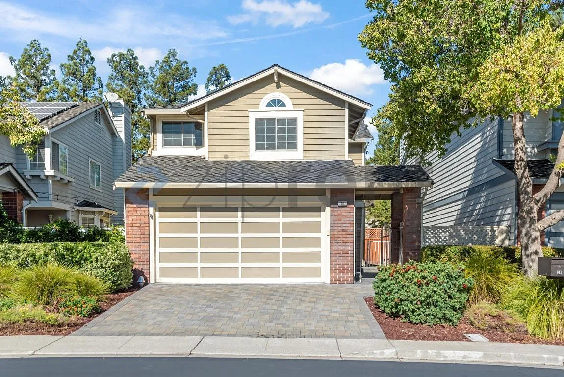 3 bed, 2.5 bath, 1651 sqft, $4,830 — Photo 1