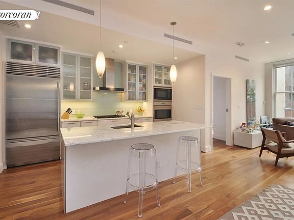 3rd image of 52 Laight St #5