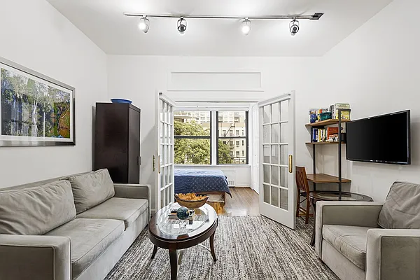 Rented by BLU Real Estate | media 12