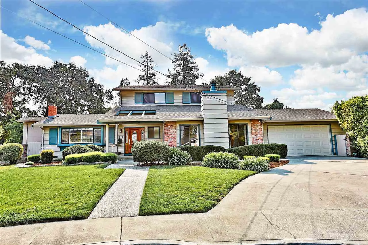 15 Dogwood Ct photo 1