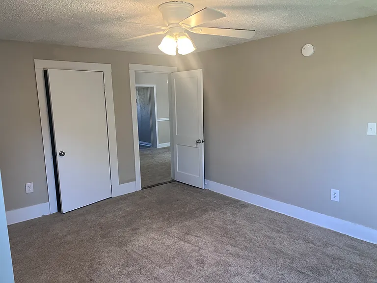 403 Delaware Ave — Photo 24