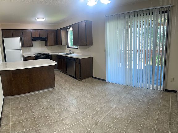 5th image of 14815-17 E 2nd Ave #14817