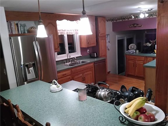 2nd image of 19 Crystal Springs Ln