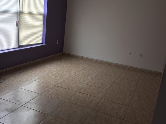 2nd image of 844 Nelson Dr #2