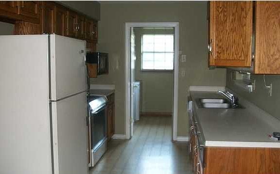 3rd image of 5351 Longridge Dr N