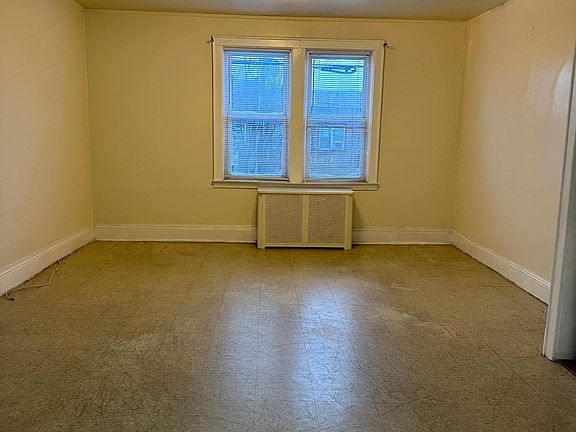 2nd image of 193 Jericho Tpke #5