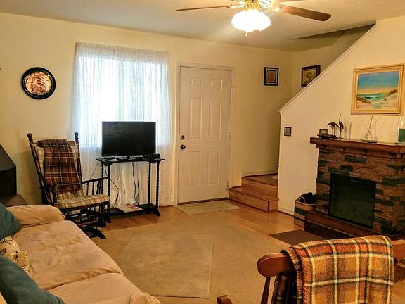 4th image of 153 Damon Cir