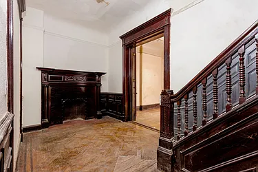Sold by Cushman & Wakefield Realty of Manhattan LLC
