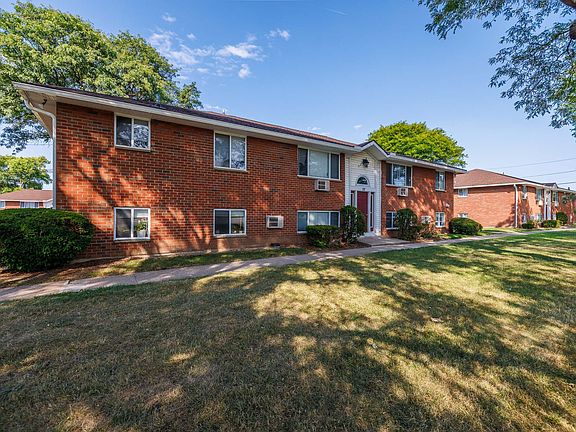 5th image of 4 Poplar Garden Ln #38E