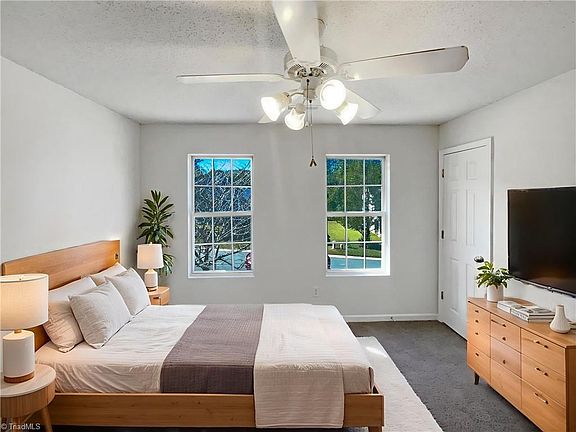 4th image of 3100 Glen Laurel Ln