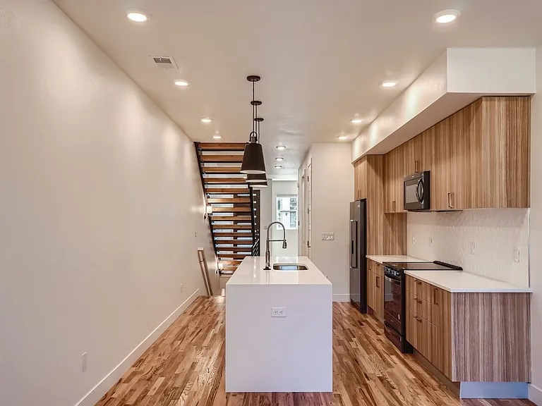 Brand New 3b/3.5bth Townhomes in the Heart of Park Hill. — Photo 14
