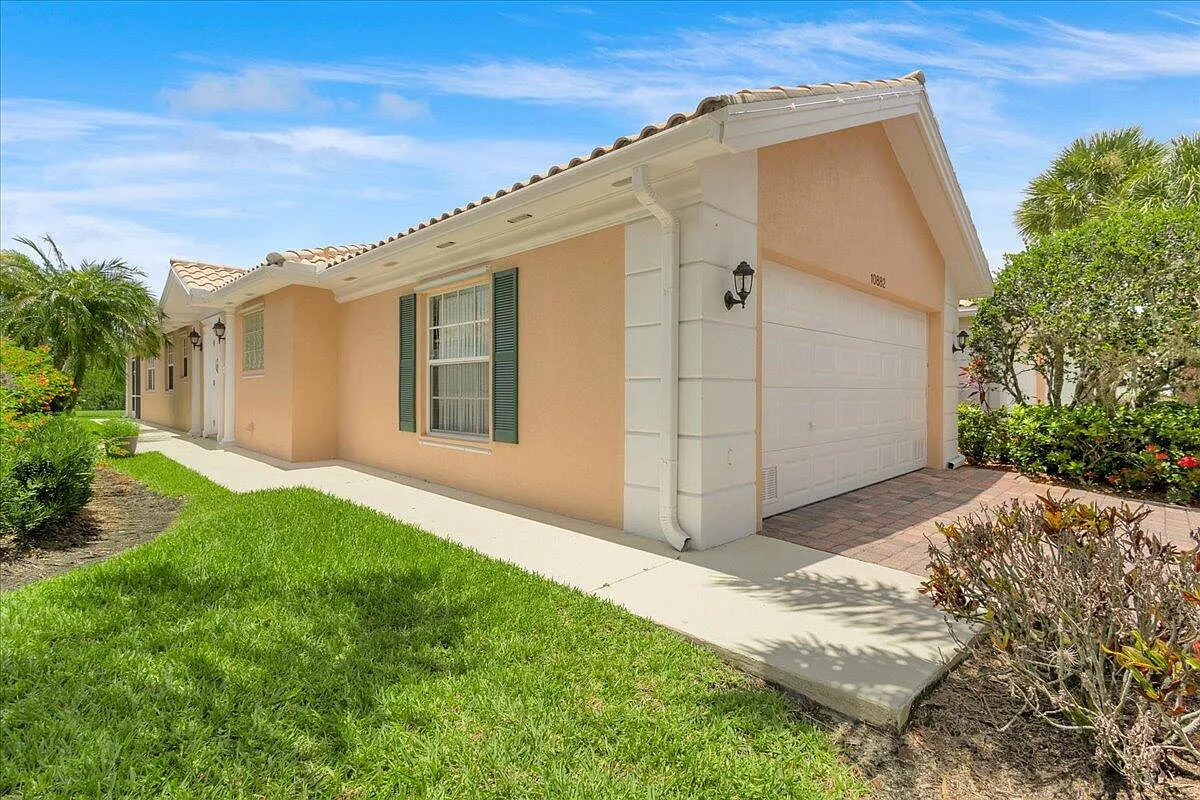 2 bed, 2.0 bath, 1526 sqft, $2,400 — Photo 1