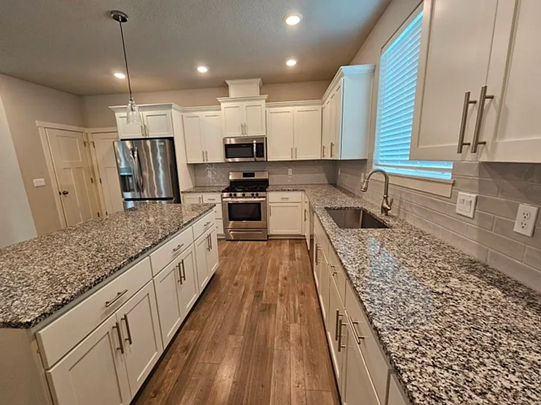 3915 Lindburg Rd SE — Photo 3