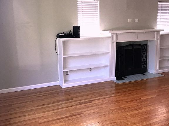 3rd image of 2277 Maywood Ave