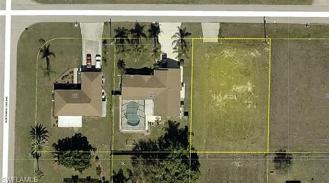 1st image of 220 NW 10th Ter
