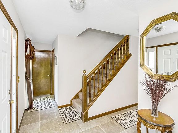 2nd image of 8962 Chapman Cir
