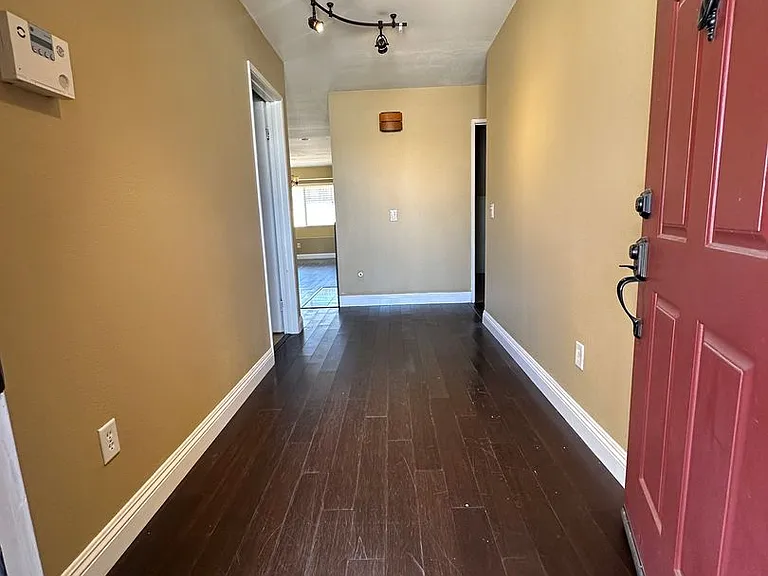 5216 Verenda Ave — Photo 2