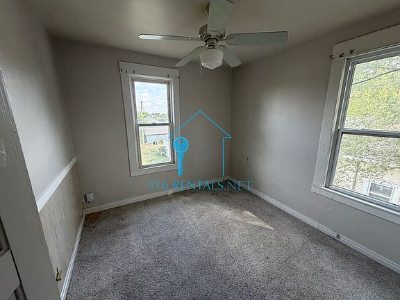 2nd image of 524 N Oak St #3