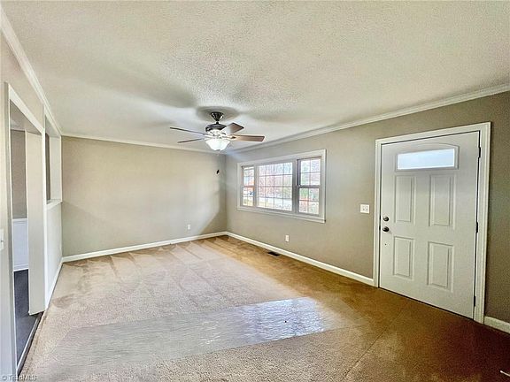 3rd image of 203 N Wyrick St