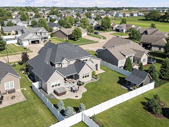 5th image of 852 Stonebridge Cir