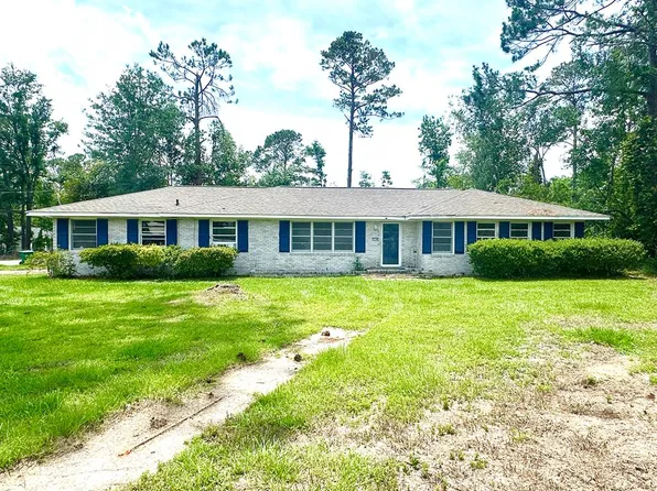 2106 Jerry Jones Dr, Valdosta, GA 31602