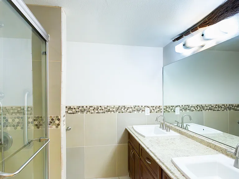 1714 W Meadow Hills Dr — Photo 22