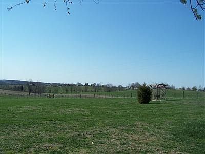 4th image of 1385 Mills Ln