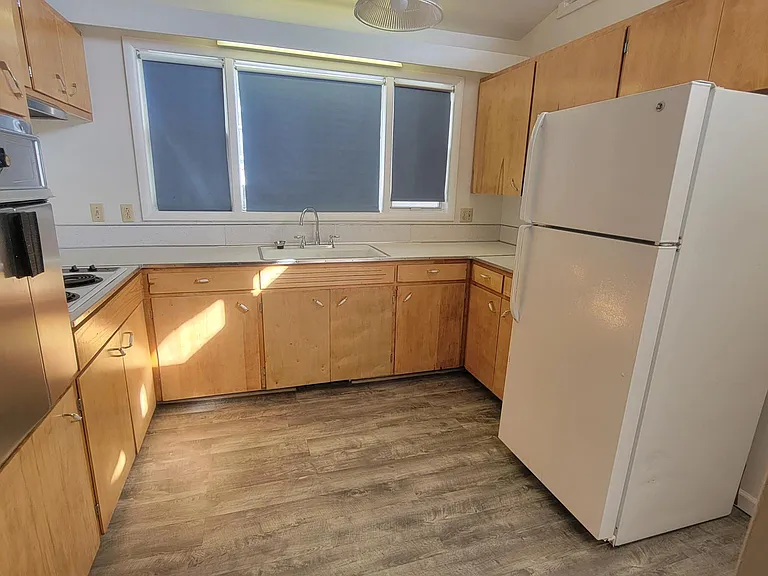 1352 Kennedy Ave — Photo 4