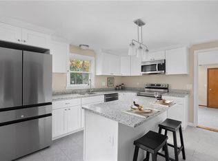 61 Ridge Rd, North Smithfield, RI 02896