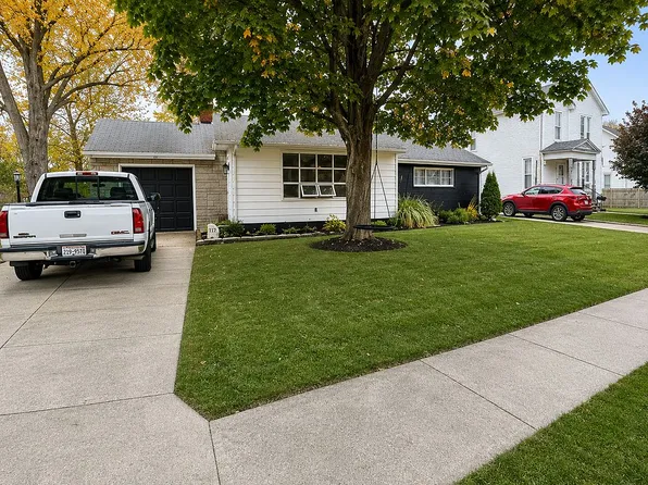 117 Garfield Ave, Galesburg, IL 61401