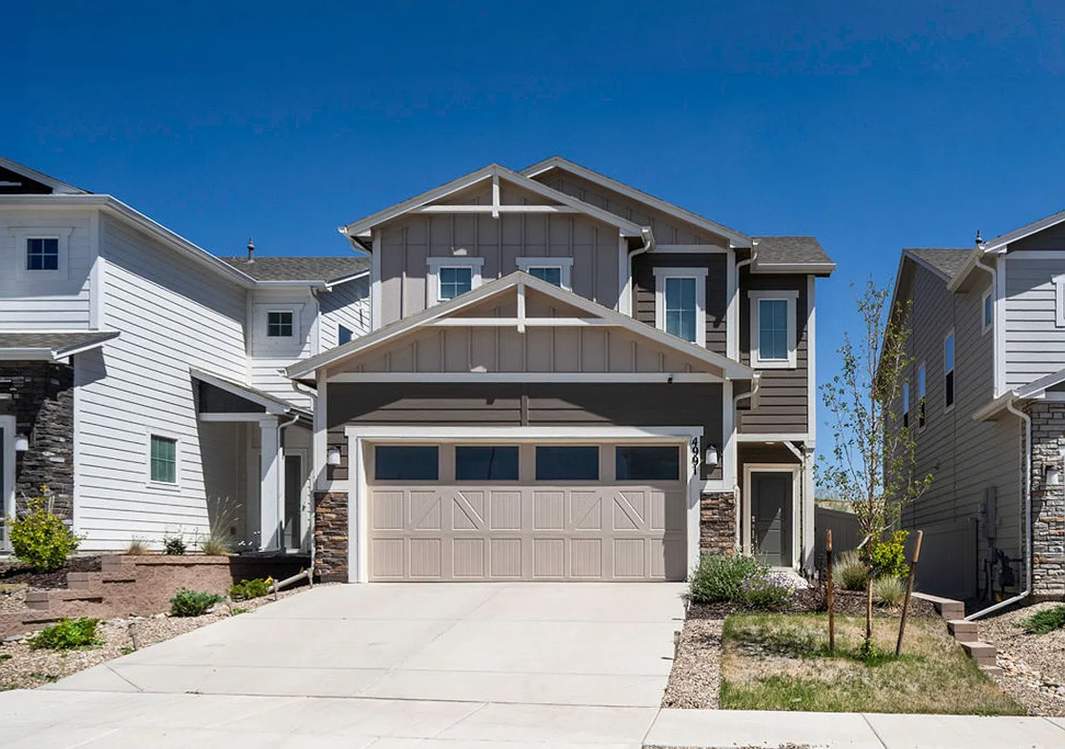 Fully Furnished 3 Bedroom 2.5 Bath Home — Photo 1