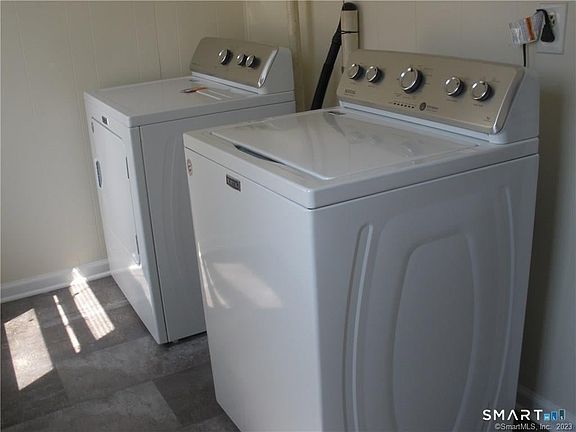4th image of 803 Cove Rd #1