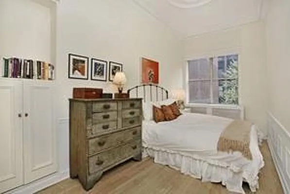 Sold by R New York | media 3