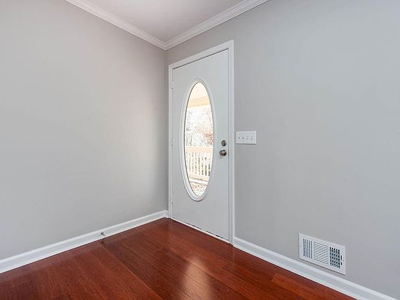 3rd image of 405 Lima Ct