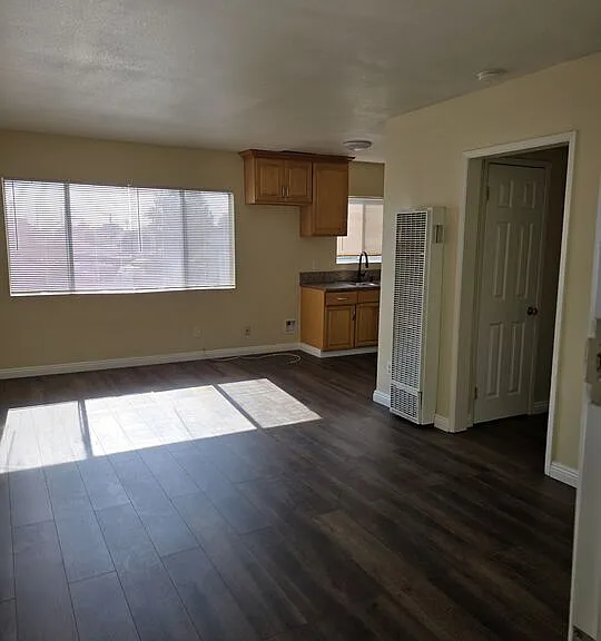 754 E 84th Pl #4 — Photo 3