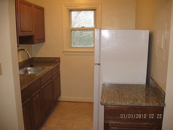 3rd image of 1530 N Longfellow St APT 4
