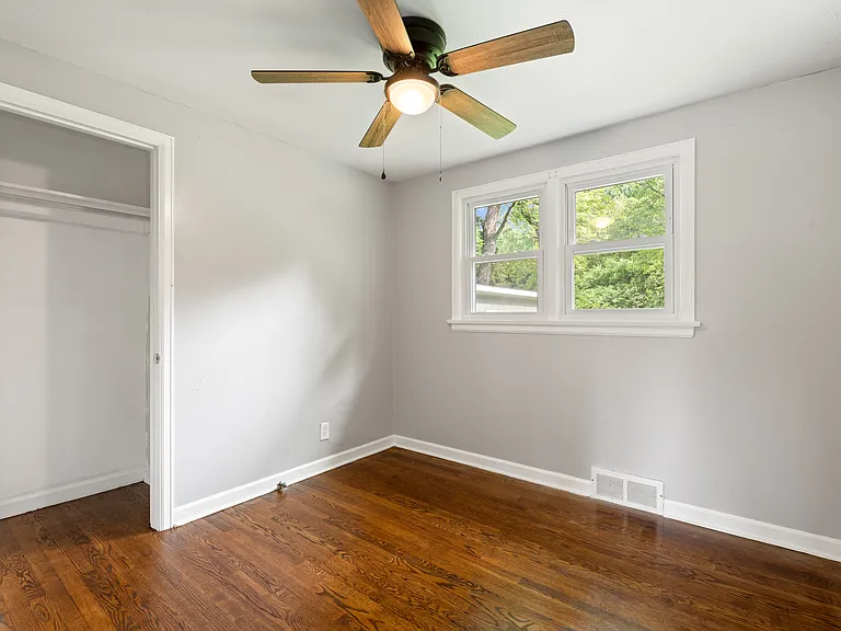 102 Oakridge Dr — Photo 14