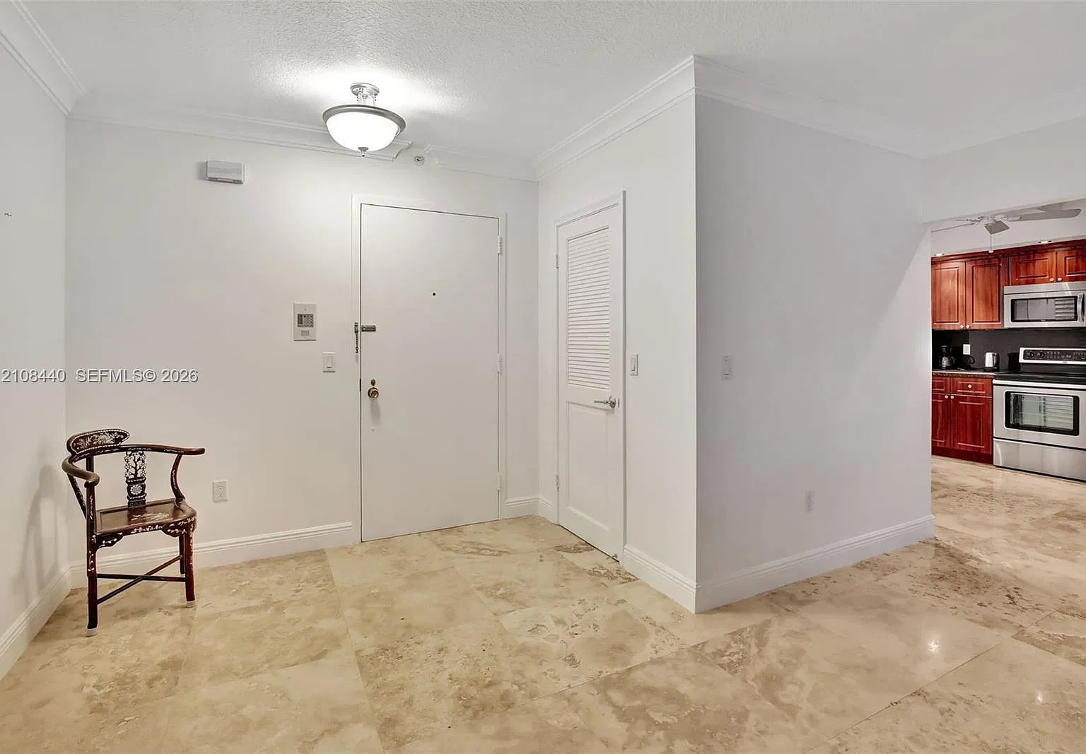 Balmoral Condo — Photo 3