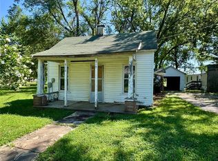810 Center St, Pleasanton, KS 66075