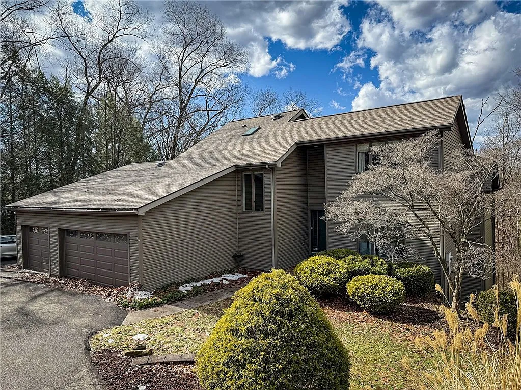 319 Lakewood Dr photo 1
