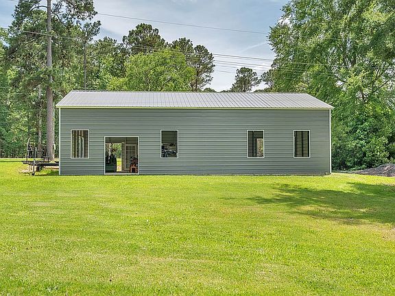 4th image of 368 Hanging Oak Rd