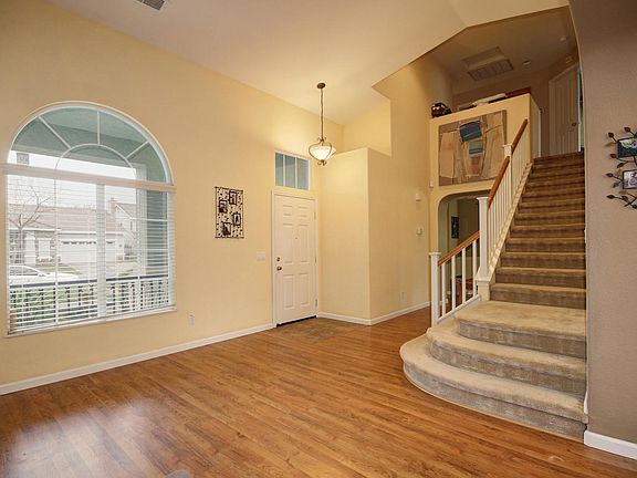 4th image of 109 Tanager Ct