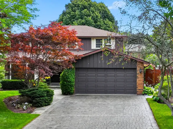 1682 Medallion Ct, Mississauga, ON L5J 4G1
