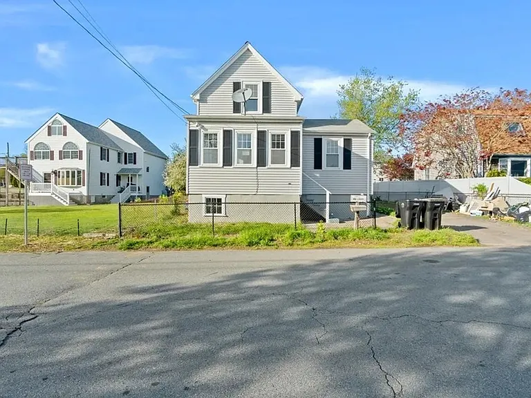 147 Rogers St — Photo 20