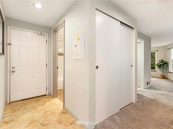5th image of 12724 NE 144th St APT E204